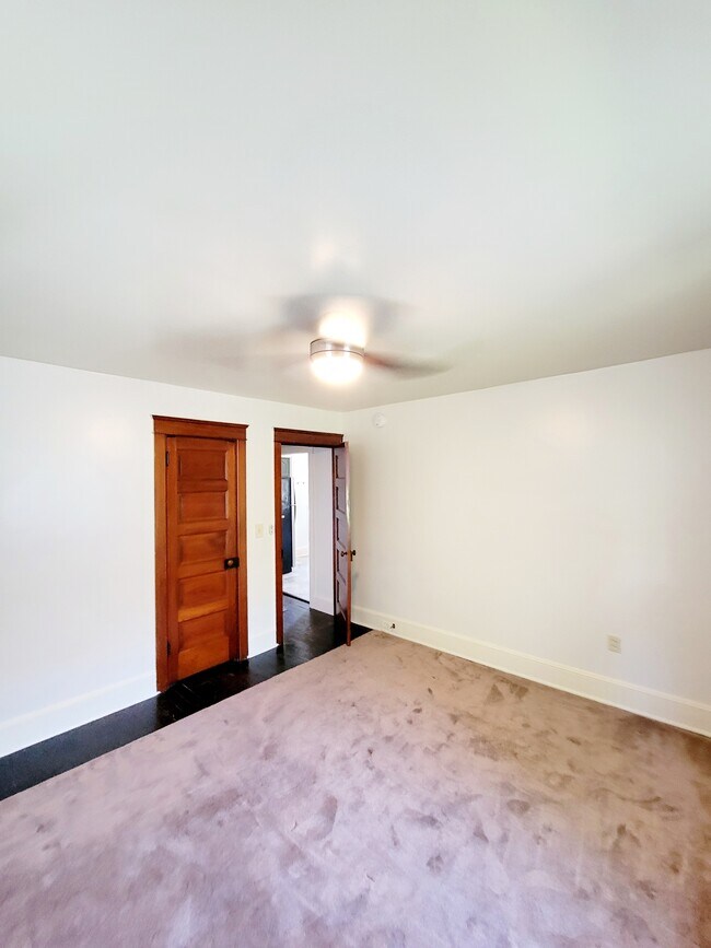 Bedroom - 29 Queen Rd Unit B