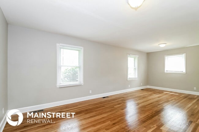 Photo - 2114 Haymount St