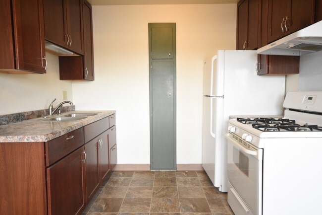 Mount Curve Apartments