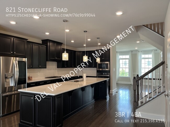 Building Photo - 821 Stonecliffe Rd Rental