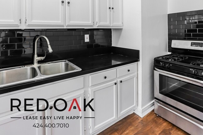 Photo - 687 Shatto Pl Unidad 407