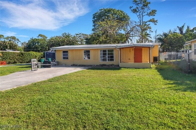Photo - 156 4th St House