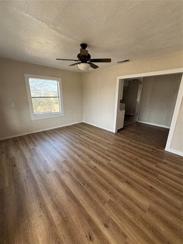 Photo - 519 Hutchinson St