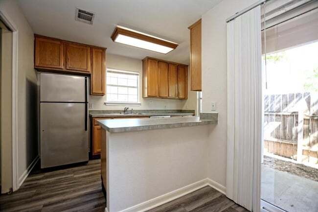 Photo - 101 S Mockingbird Cir