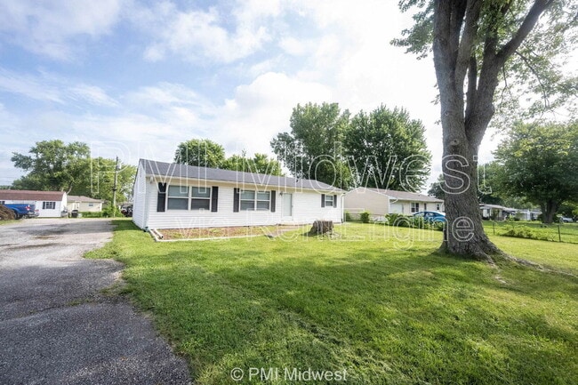 Building Photo - 126 Lewis Dr Rental