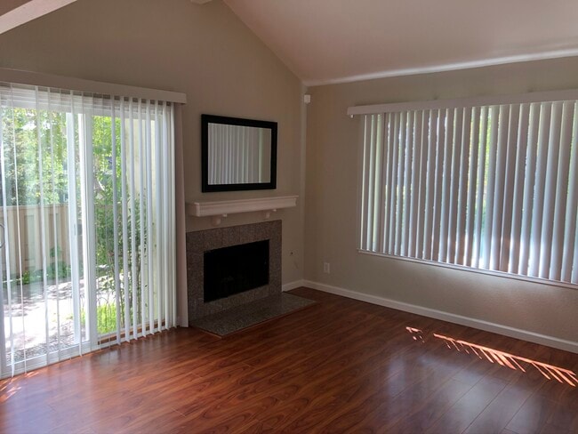 Photo - 24352 Dover Ln