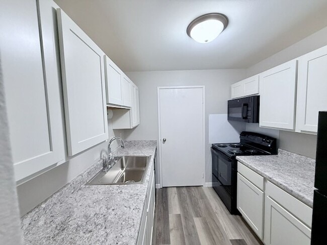 Photo - 2 Bedroom 1 Bathroom Lower Unit 119