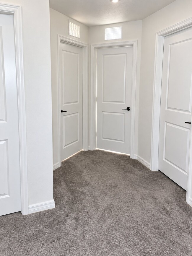 6100 Acara Ln