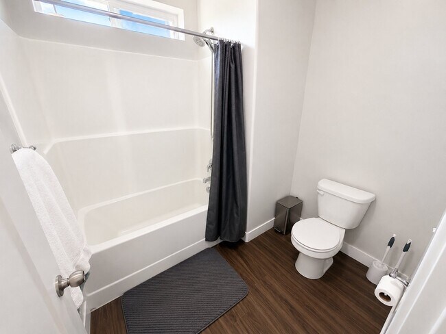 Photo - 1806 W Newcastle Ln Unit B304