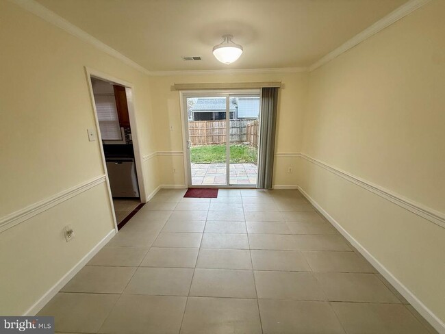 Photo - 753 Chapelgate Dr House