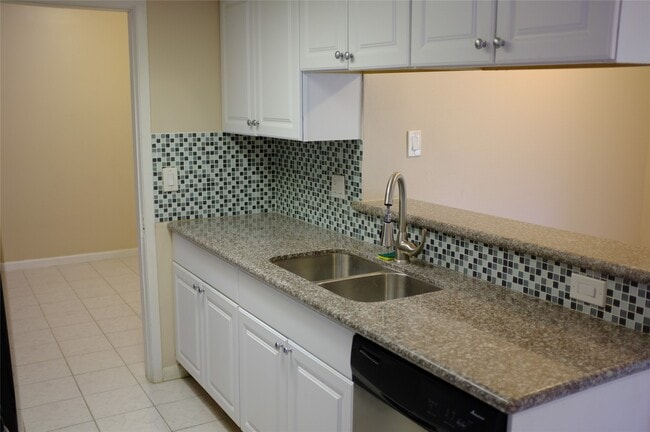 Photo - 6310 French Chateau Dr