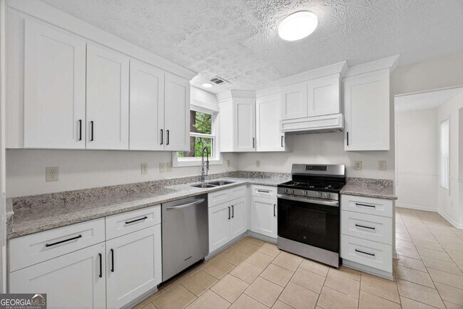 Photo - 6898 Babbling Brook Dr