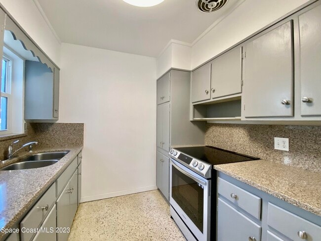 Photo - 480 Alice Dr