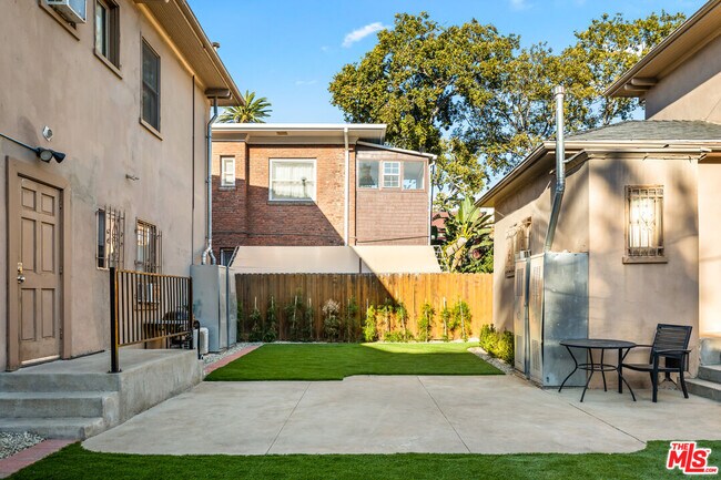 Photo - 2336 Scarff St Unit 2338