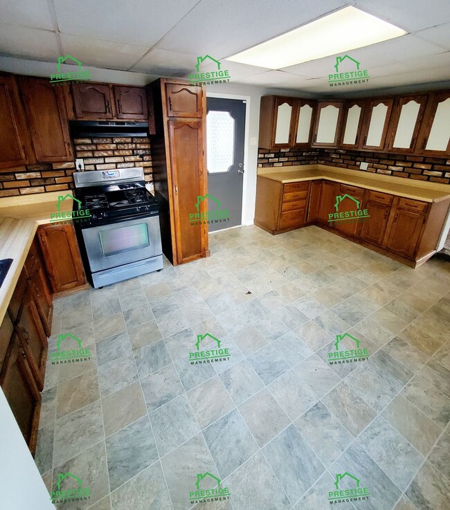 Photo - 3 Bedroom 1.5 Bath Home In Portage