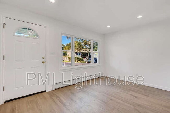 Photo - 128 Lockwood Ave