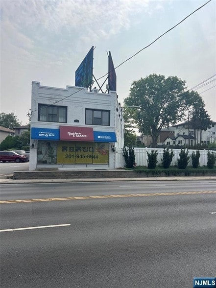 Photo - 432 Broad Ave