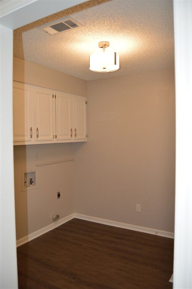 Photo - 3765 Birchvale Dr