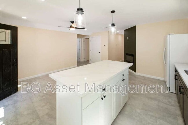 Photo - 2807 Sabral Cir