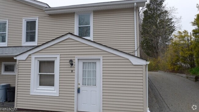 Building Photo - 360 Oak Ridge Rd Rental