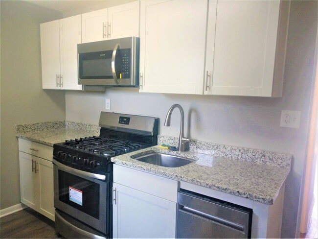 Photo - 2323 Sidney St Unidad 2