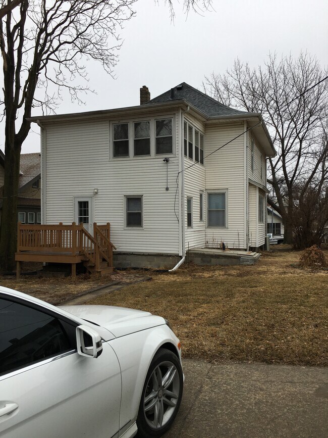 Photo - 122 N 35th St