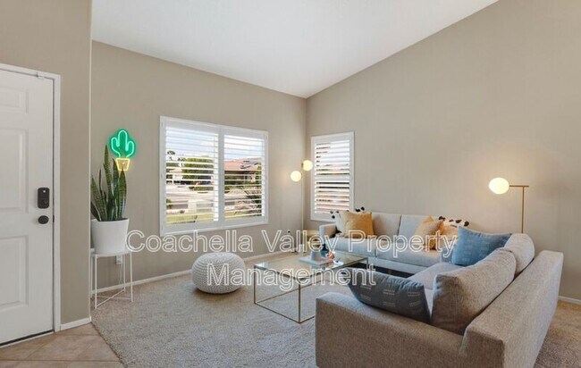 Photo - 2162 Shannon Way