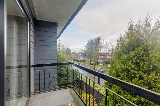 Photo - 254 E 12th Ave Unit ID1051850P