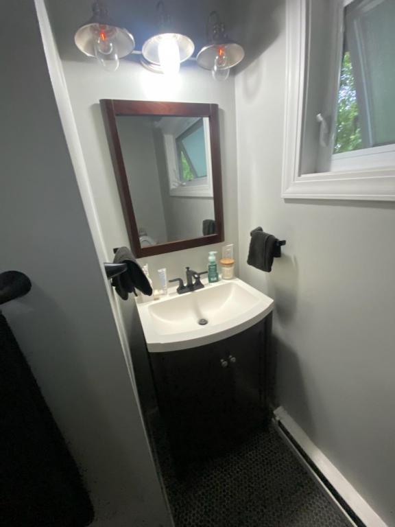 Photo - 3130 James St
