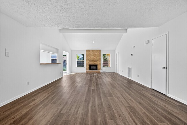 Photo - 4422 Wee Lassie Ln