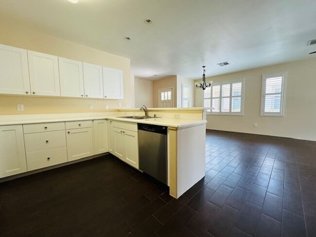 Photo - 3 Bedroom, 2 Bathroom Attached Home (Ka Ma...
