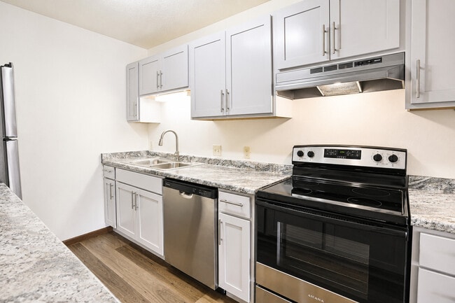 Photo - Murdock Apartments