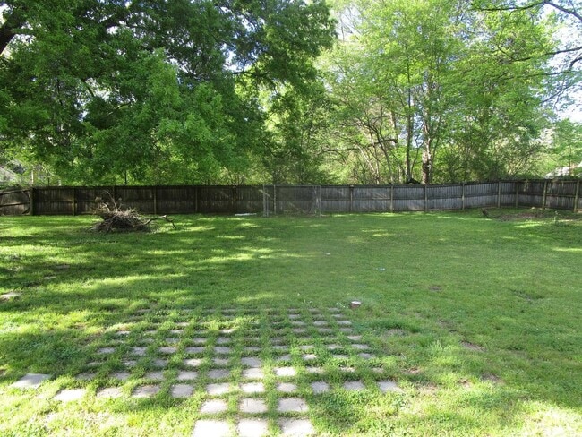 Photo - 298 W Poplar Ave