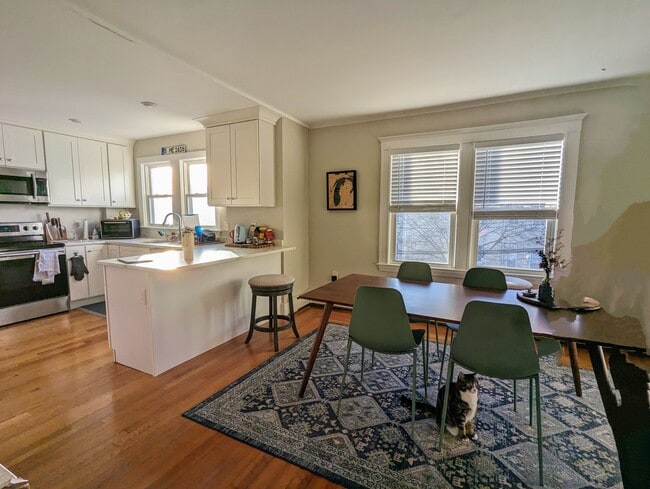 Building Photo - 28 Fairmount Ave Unit 2