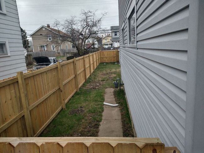 Photo - 587 S Ogden Ave