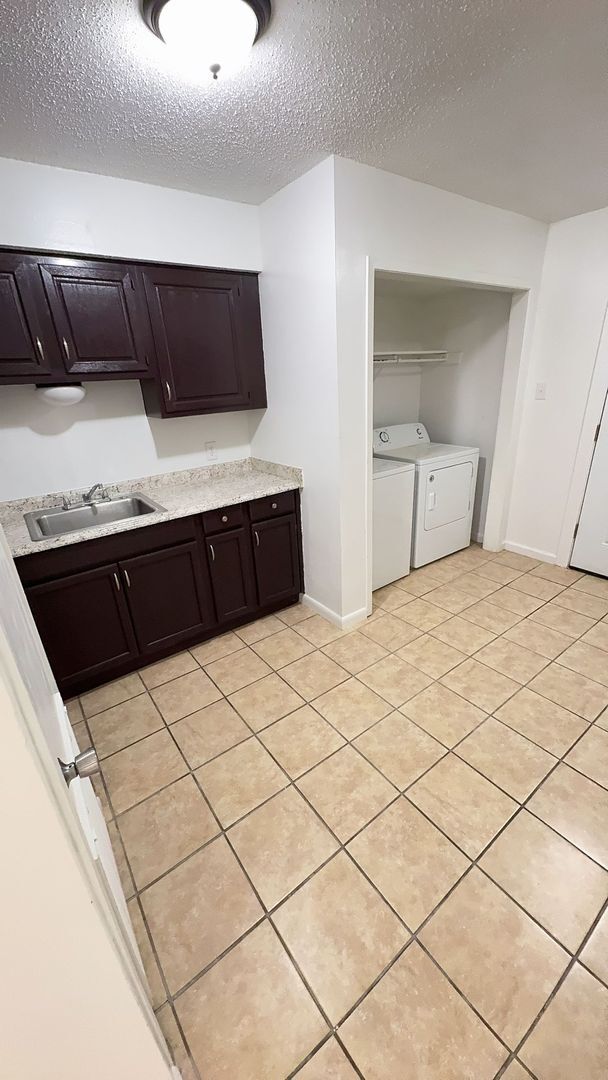 Building Photo - 1021 Talbot Ave Unit C