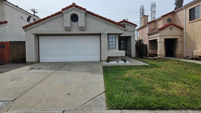 Photo - 240 Case Dr House