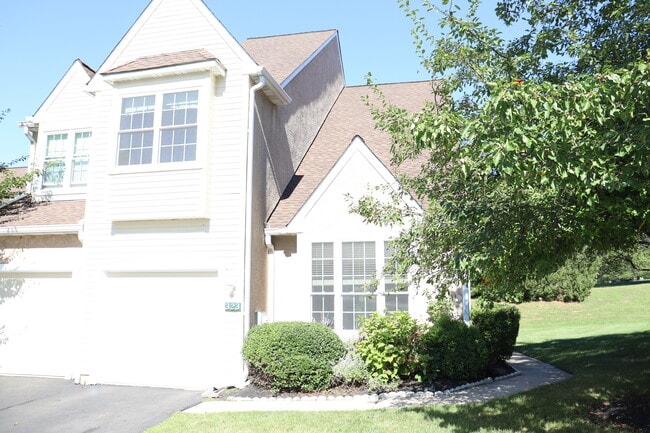 Building Photo - 323 Country Club Dr Rental