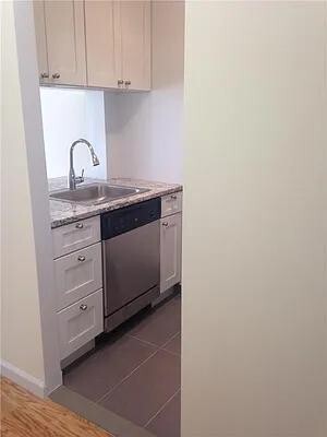 Photo - 350 W 50th St Unit 15A