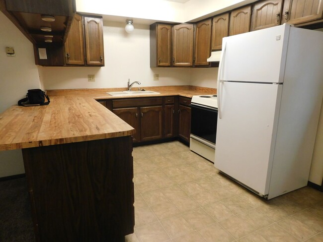 Photo - 2150 College Pl