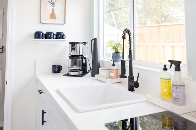 Photo - 526 Sunnyslope Ave