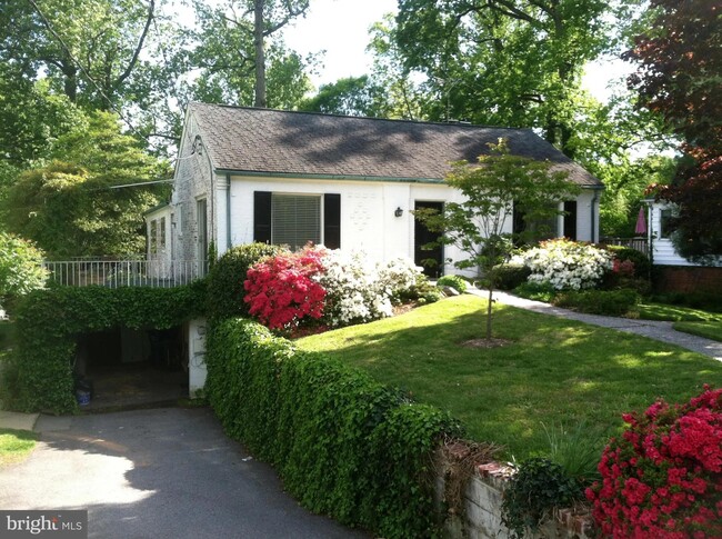 Front of home - 5404 Wilson Ln House