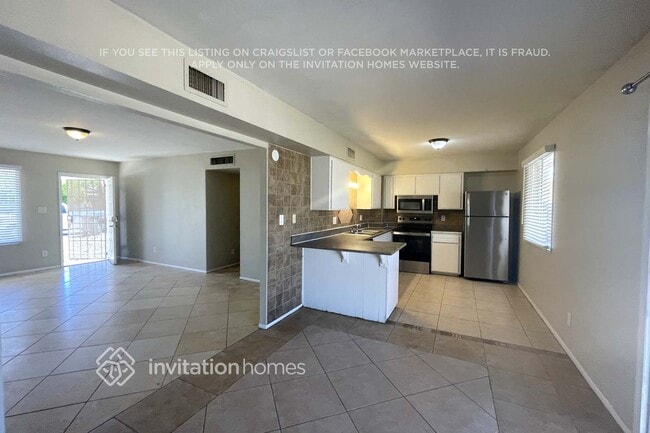 Photo - 3152 N 64th Dr