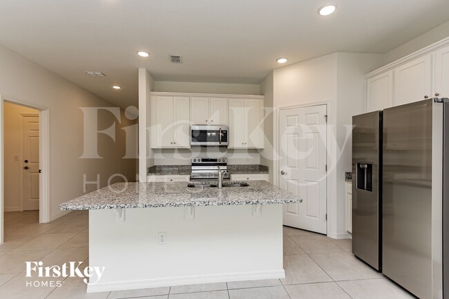 Photo - 348 Corbel Ln