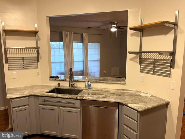 Building Photo - 2503 Amber Orchard Ct W Unit 102