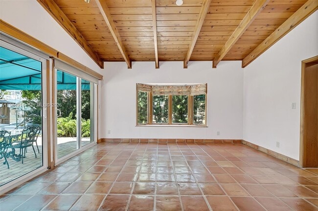 Photo - 325 Bontona Ave