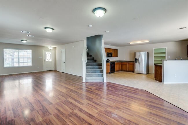 Photo - 8620 Star Thistle Dr