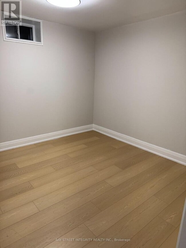 Photo - 244 King Edward Ave