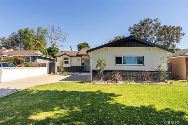 Photo - 3723 Sandgate Dr