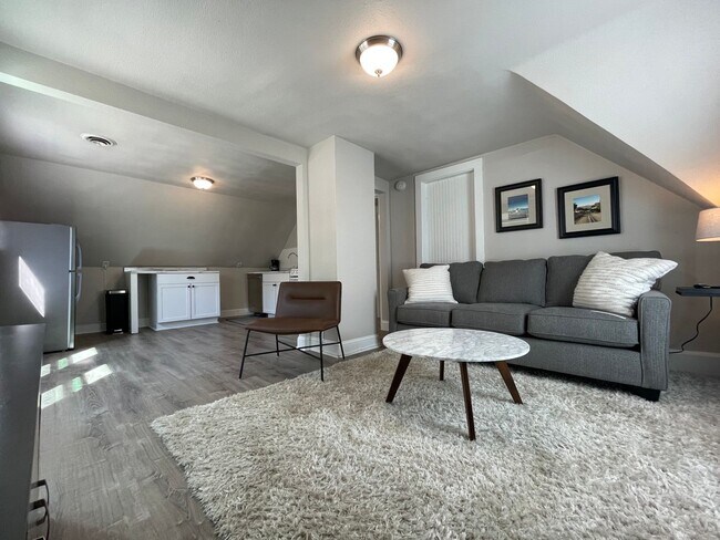 Photo - 938 E Dayton St Unidad 3